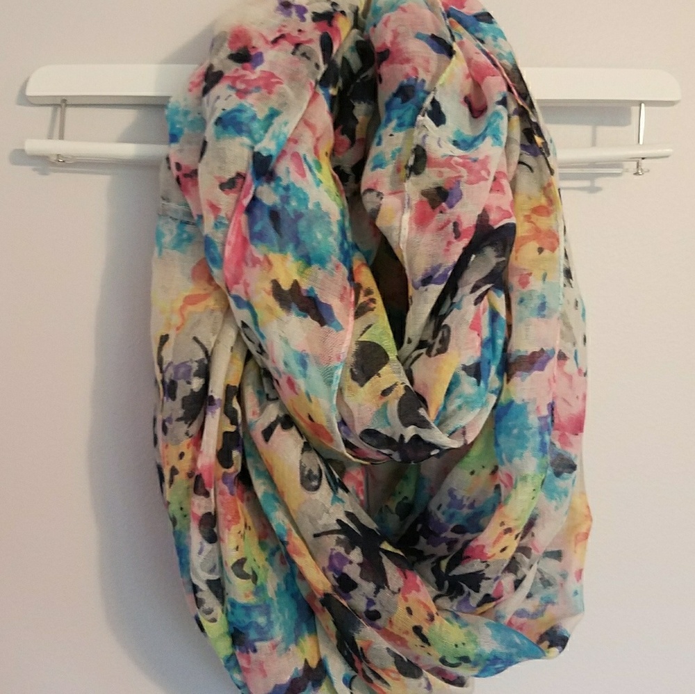 💐 Floral Infinity Scarf
